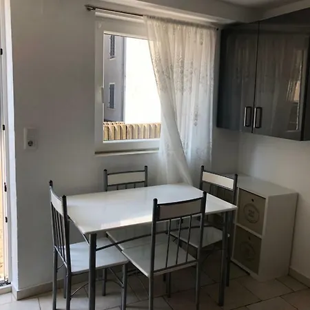 Ferienwohnung Beutelsbacherstrasse 12 Unterturkheim * Штутгарт