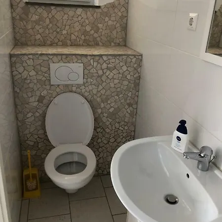 Апартаменты Ferienwohnung Beutelsbacherstrasse 12 Unterturkheim Штутгарт